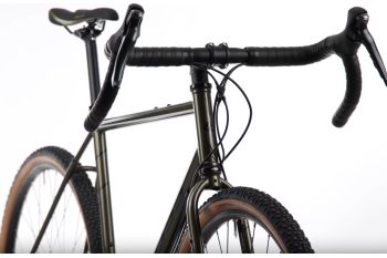 Rower gravel Kross Esker 4.0 CrMo + Gratis Pedały
