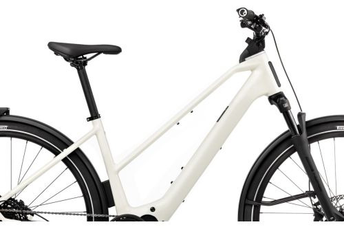 Rower elektryczny miejski trekkingowy miejski do jazdy na wycieczki po mieście po szutrach drogach polnych Orbea KEMEN TOUR 30 MID 8