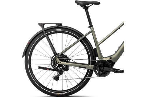Rower elektryczny miejski trekkingowy miejski do jazdy na wycieczki po mieście po szutrach drogach polnych Orbea KEMEN TOUR 30 MID 11