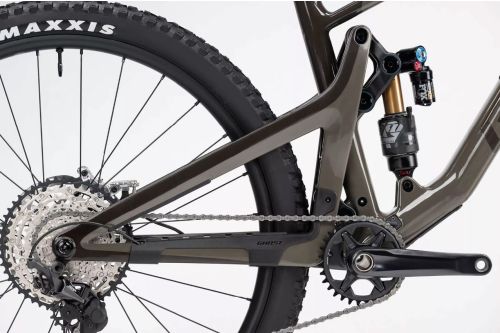 zawieszenie fox factory 38 grip x2 w modelu riot am cf