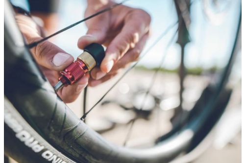 Pompka podłogowa Lezyne Alloy Digital Drive 3.5